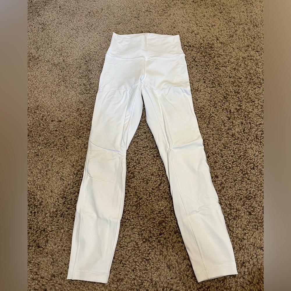 Never worn lululemon leggings